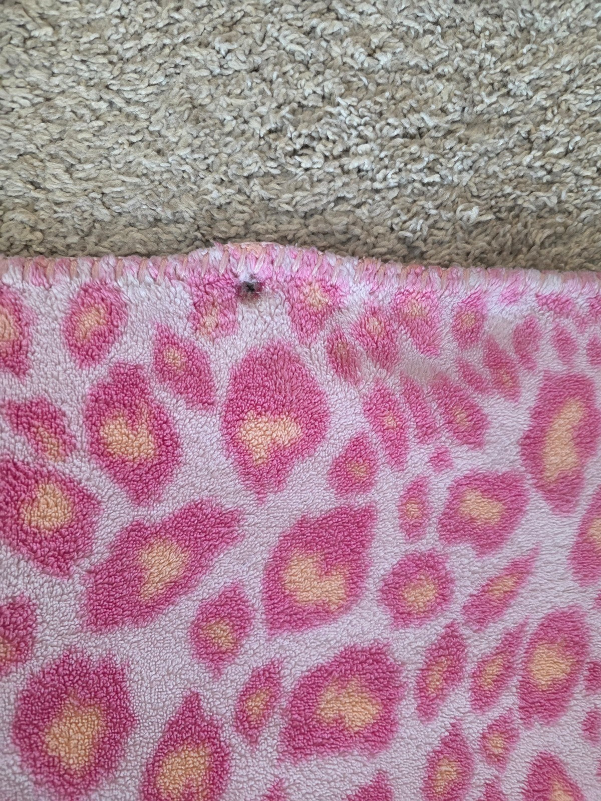 Victoria’s Secret PINK Ultra RARE HTF PINK CHEETAH STADIUM BLANKET 2013