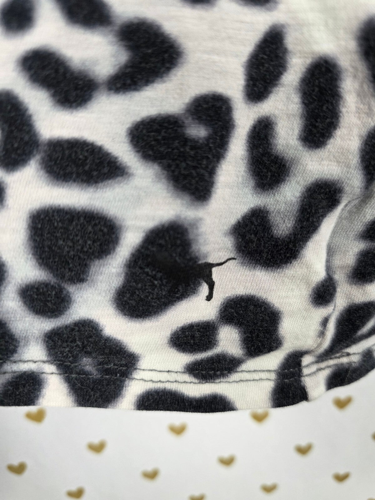Victorias Secret PINK Leopard Cheetah V neck Tee shirt MEDIUM