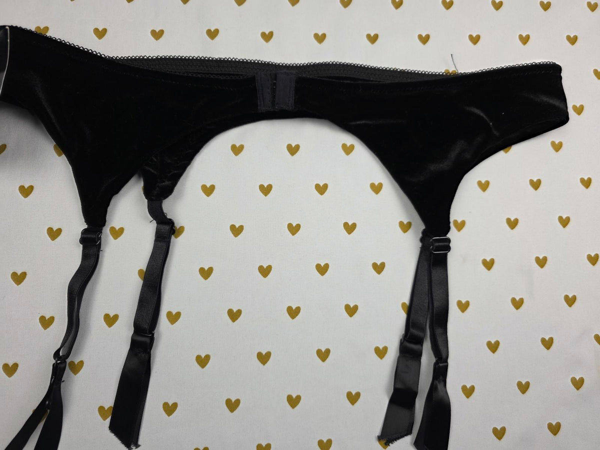 FREDERICKS OF HOLLYWOOD Seduction Bling NEW Nwt Garter Belt Velvet L XL