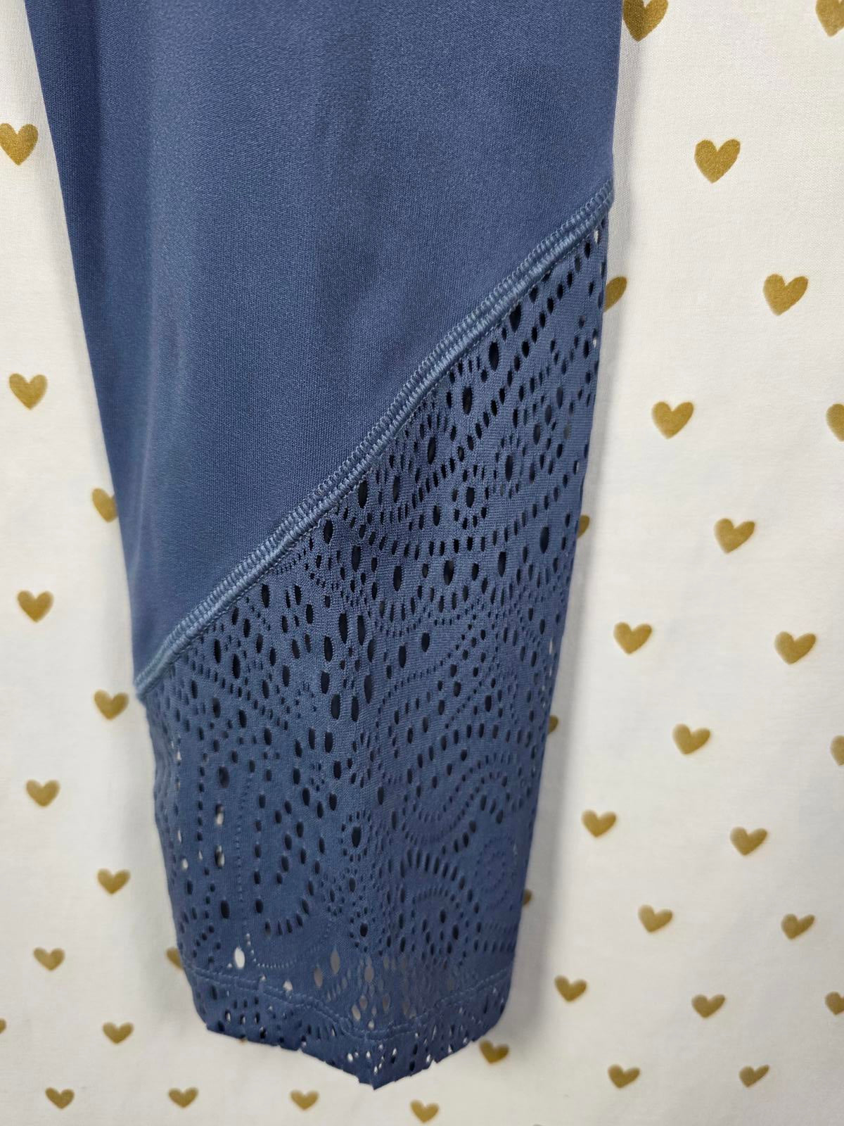 Victorias Secret PINK Cutout Macrame Tapered Sport Leggings Blue Active LARGE