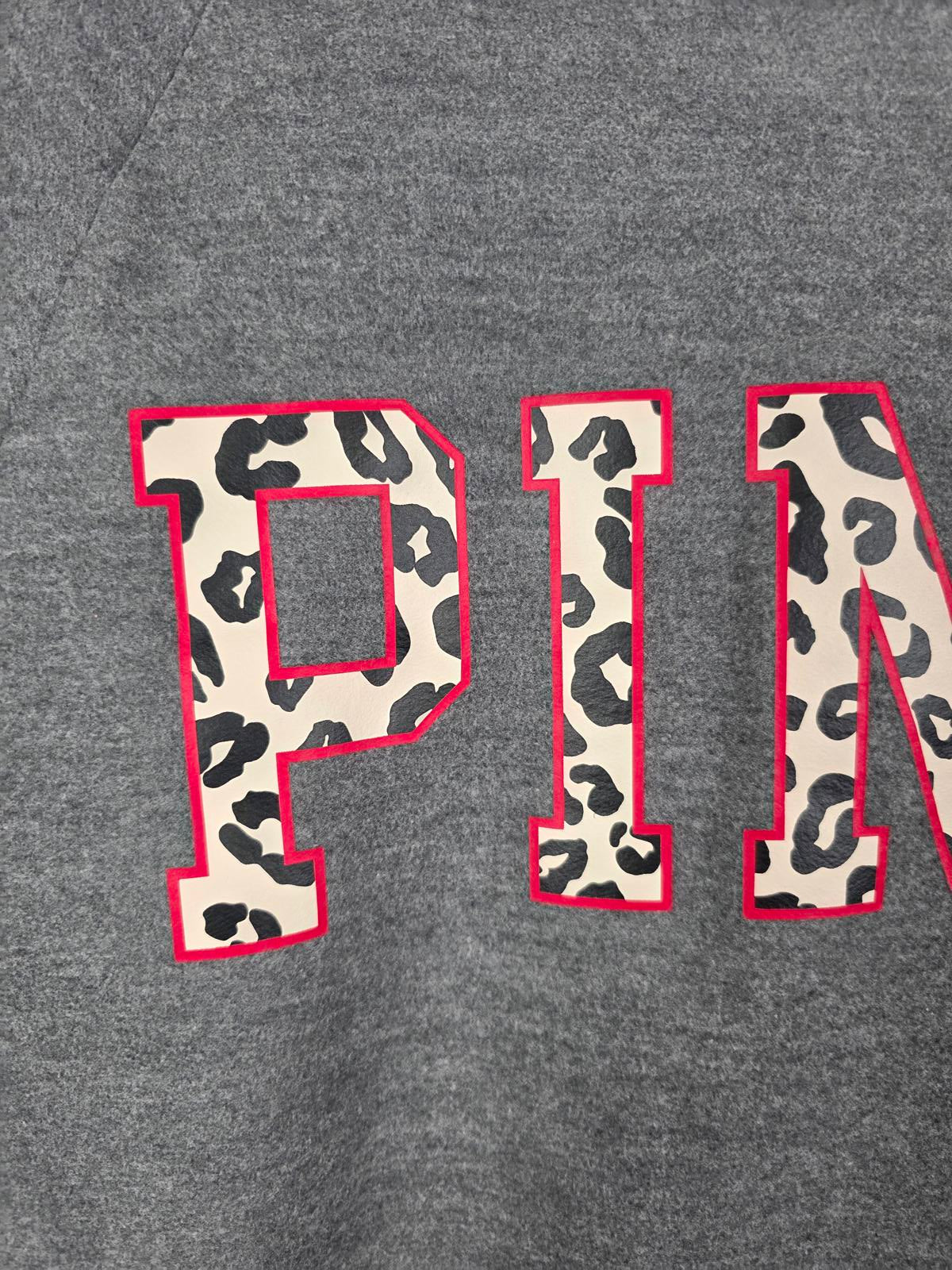 Victorias Secret Pink LEOPARD CHEETAH Logo Sweater Crew Grey Pullover SMALL