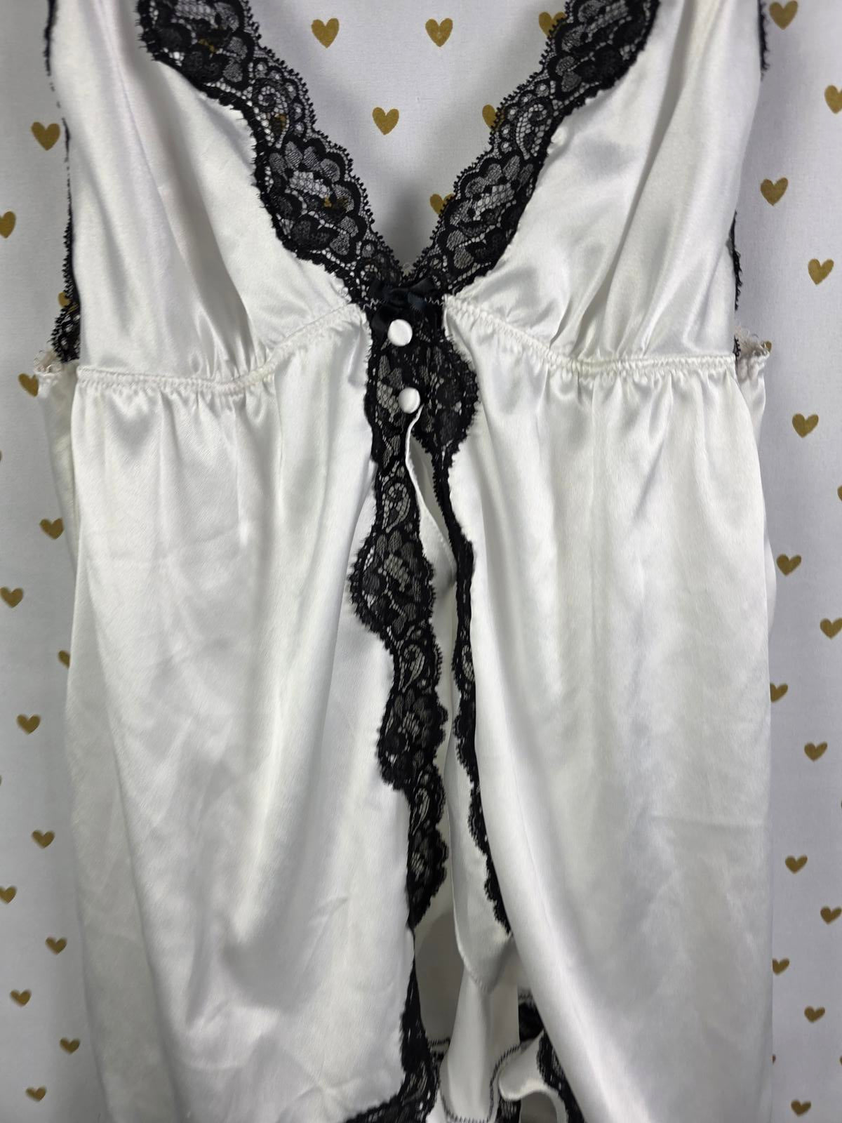 Victorias Secret Satin Silky White Lace Accent Babydoll Nightie Lingerie LARGE