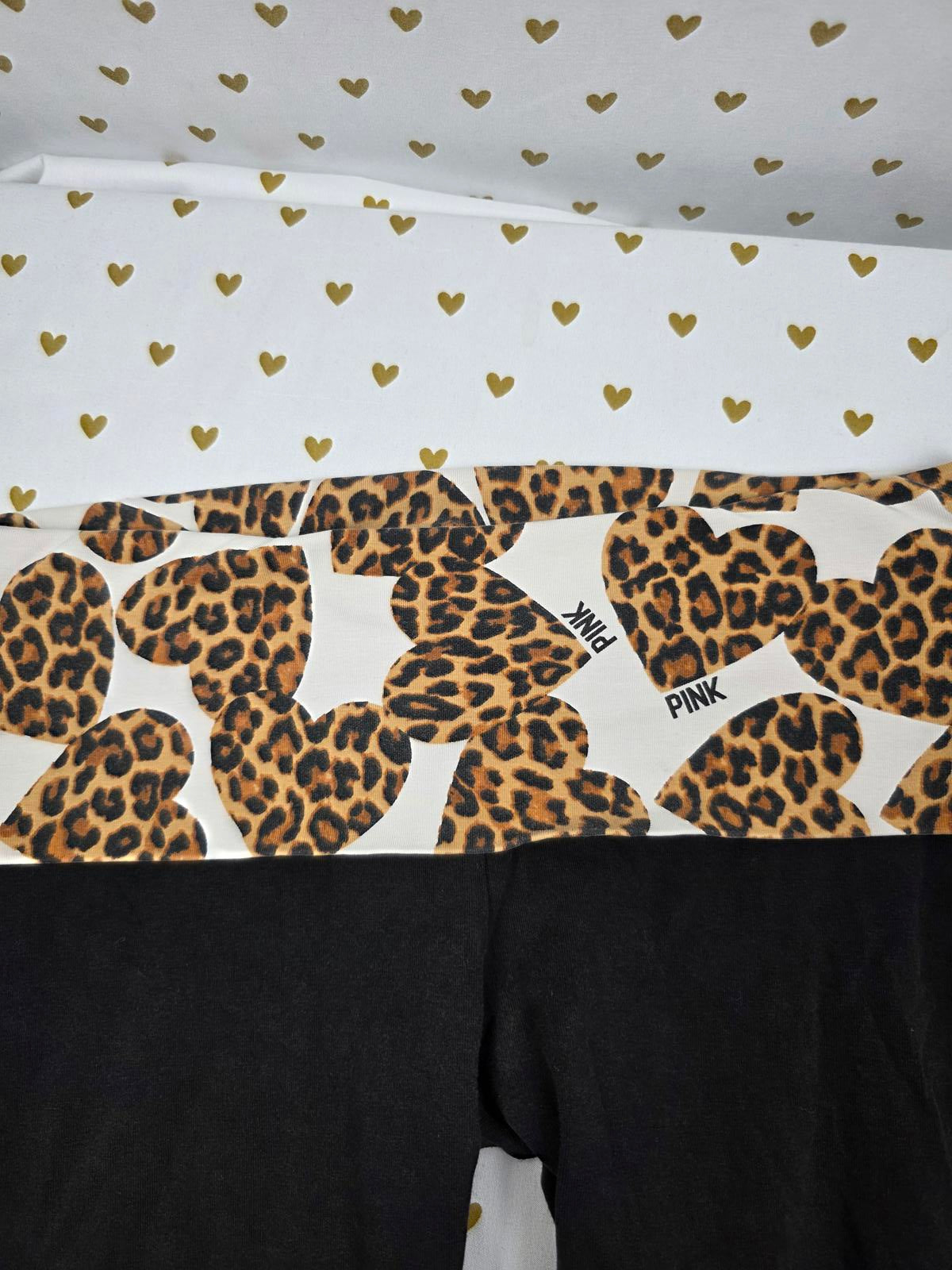 Victorias Secret PINK RARE CHEETAH LEOPARD HEARTS Capri FOLDOVER Yoga Pants Sm