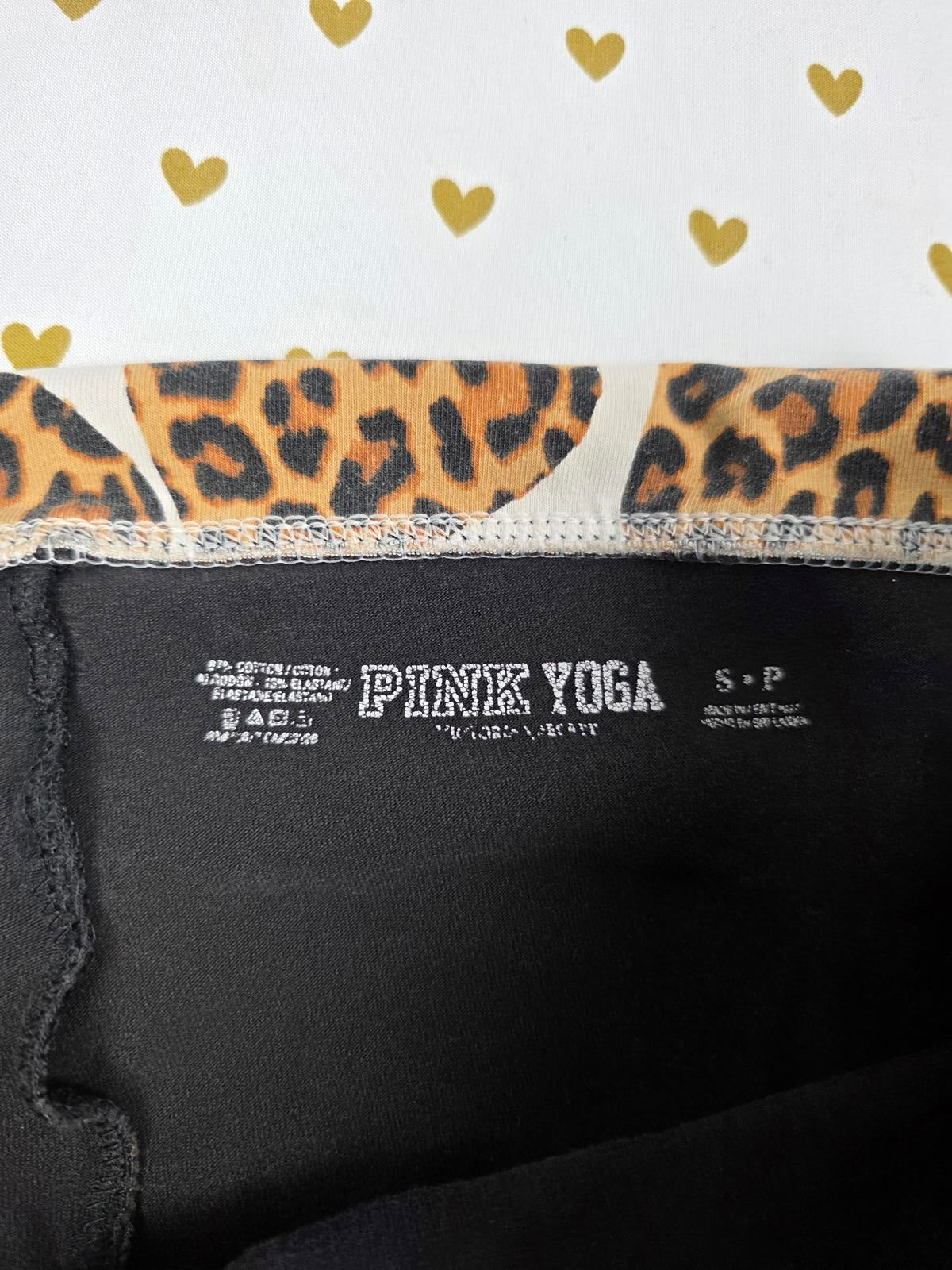Victorias Secret PINK RARE CHEETAH LEOPARD HEARTS Capri FOLDOVER Yoga Pants Sm