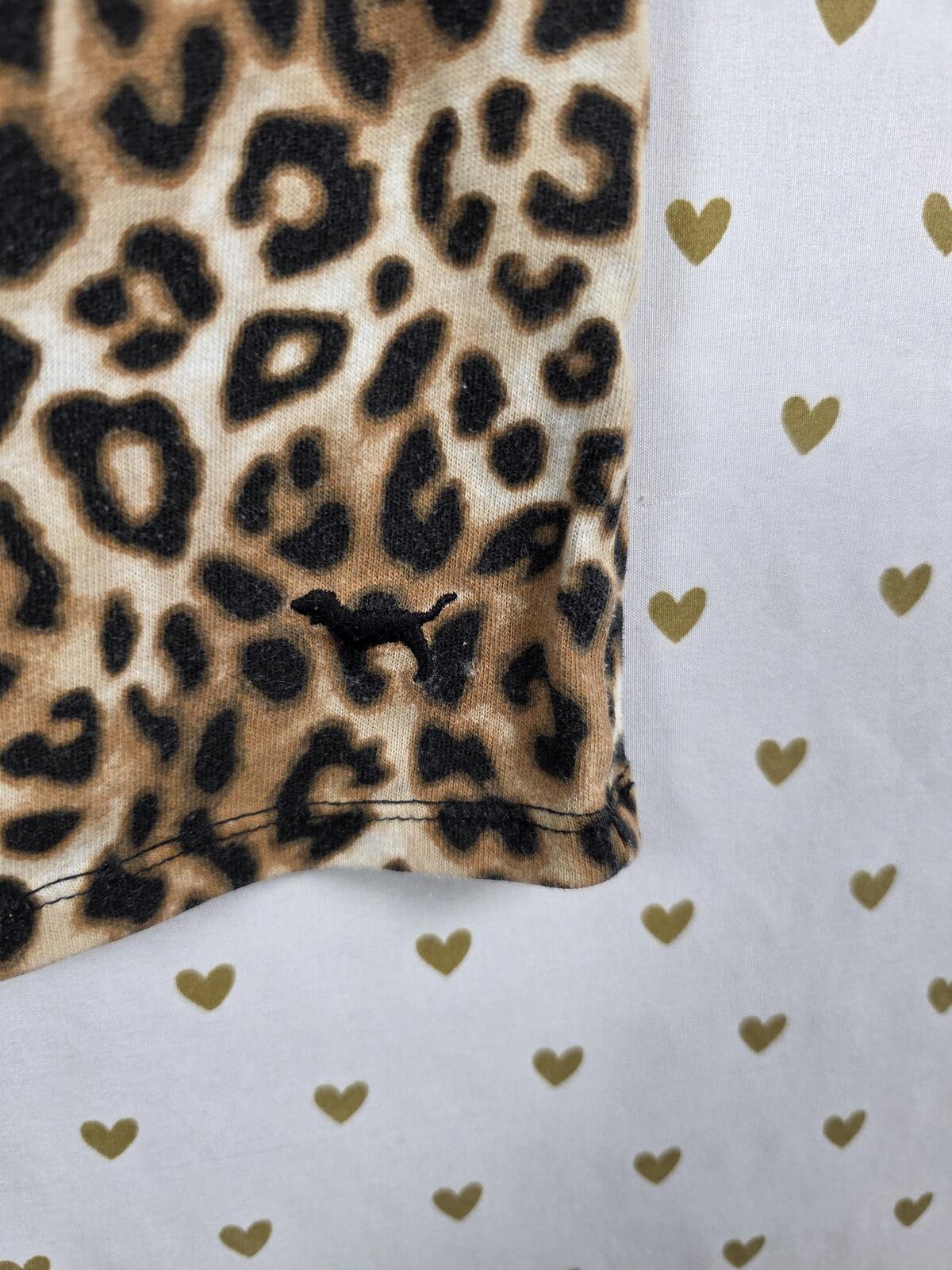 Victorias Secret PINK Animal Print V Neck Leopard Cheetah tee shirt Small