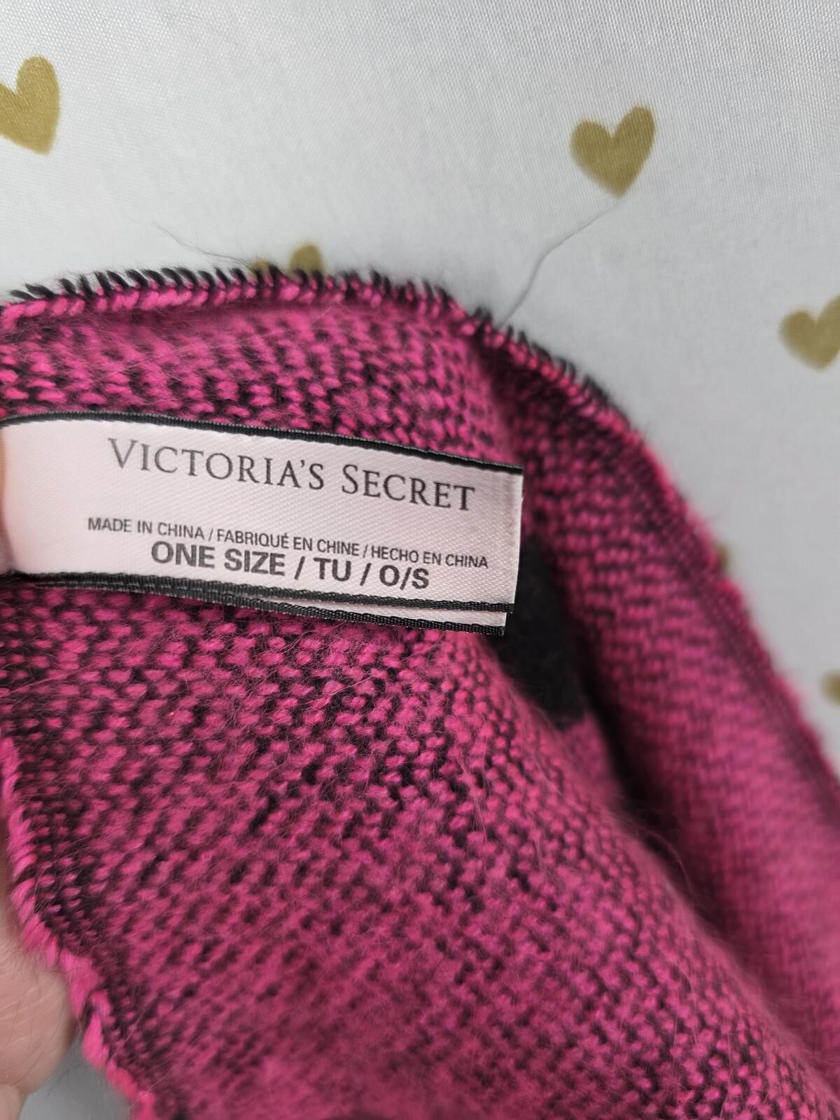 Victoria Secret LOVE VICTORIA Throw Blanket Fringe 50”X60” Pink & Black Hearts