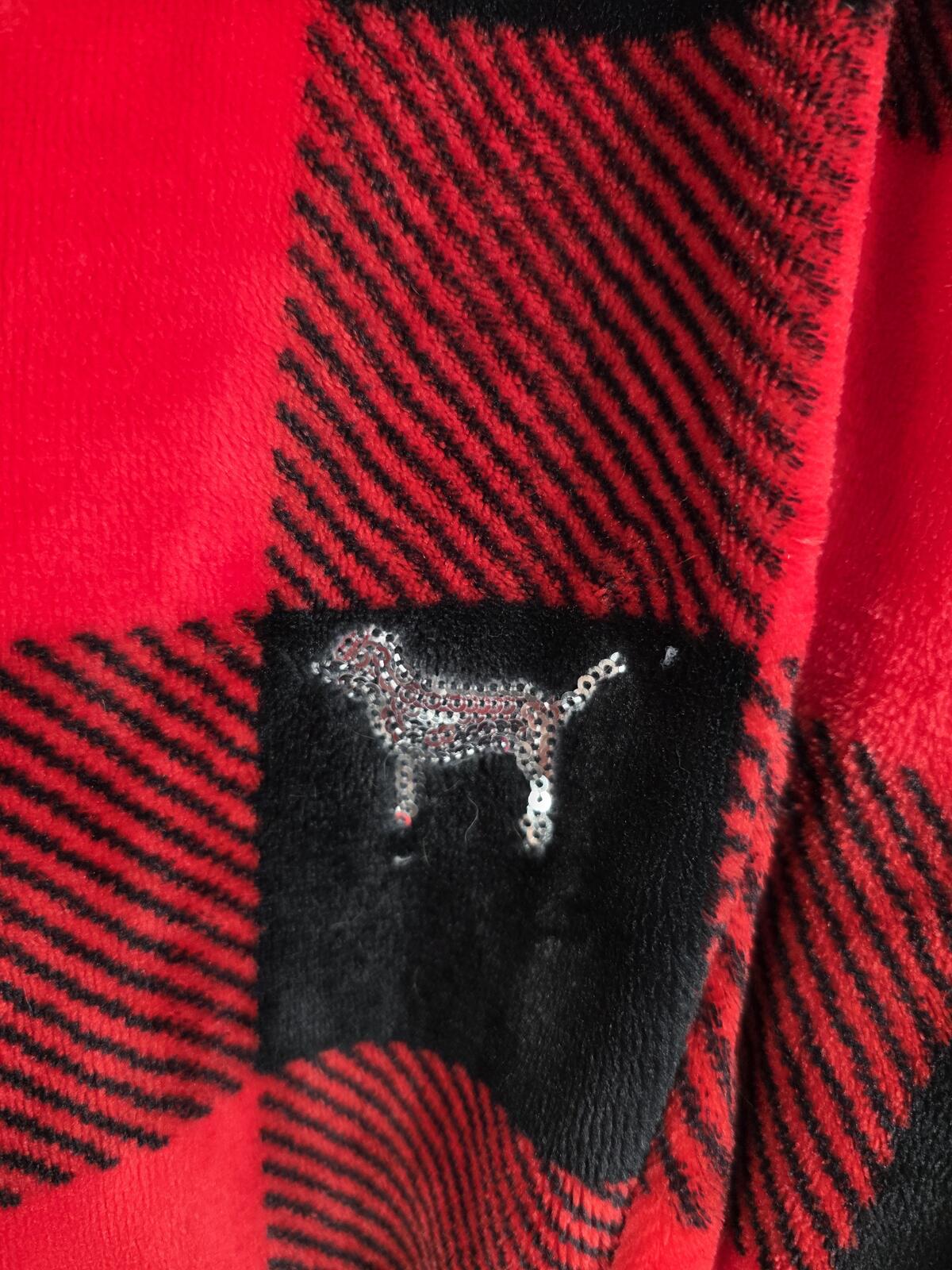 Victorias Secret Soft Fluffy Robe BUFFALO PLAID BLING SEQUINED Plush Hooded xs s