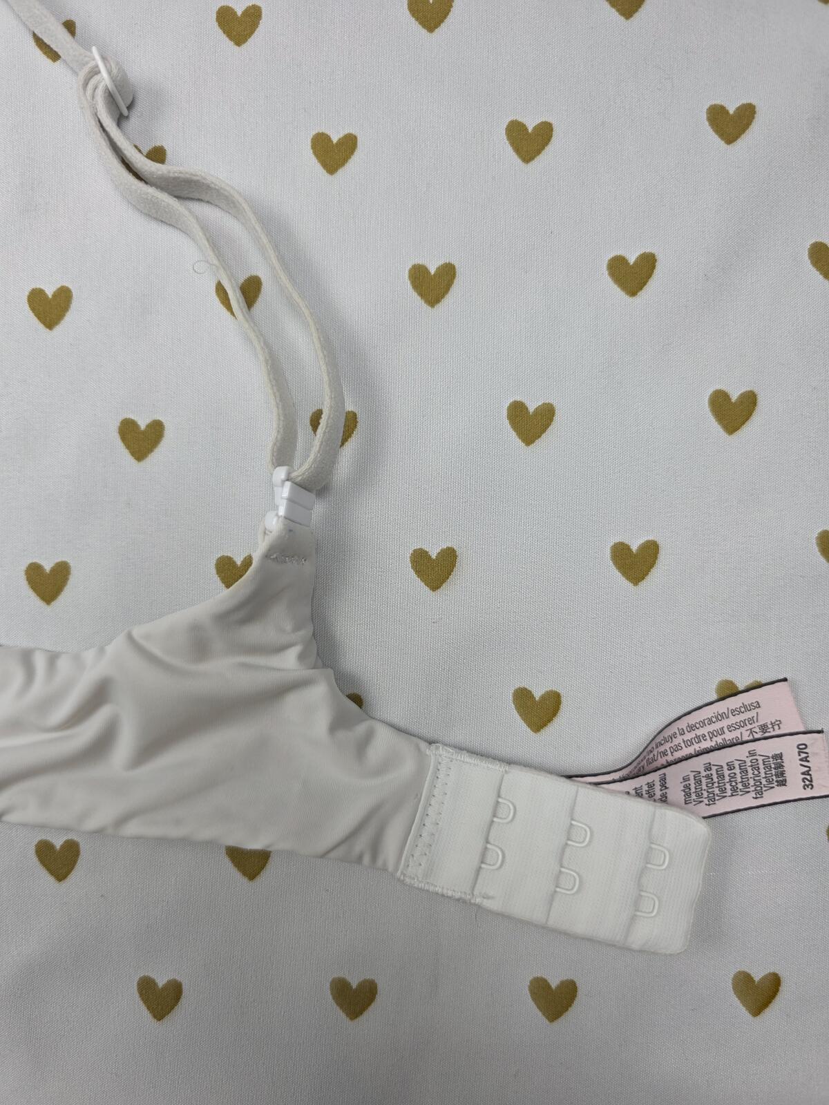 Victorias Secret Whtie T shirt lightly Lined Wireless No Wire Bra 32A