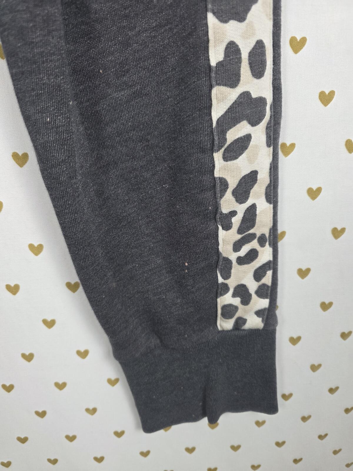 Victorias Secret PINK Leopard Cheetah Sweats Sweatpants Grey MEDIUM