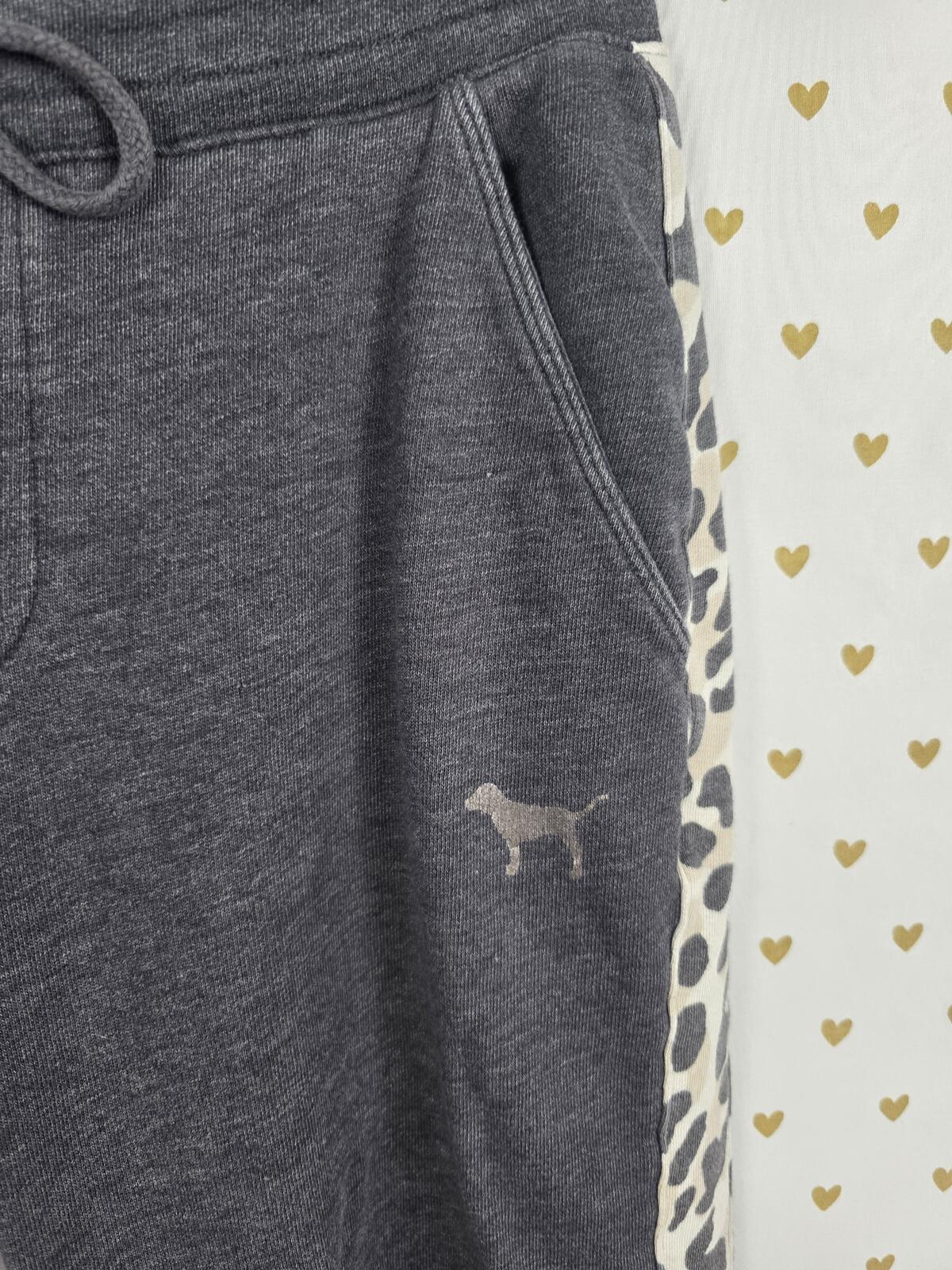 Victorias Secret PINK Leopard Cheetah Sweats Sweatpants Grey MEDIUM