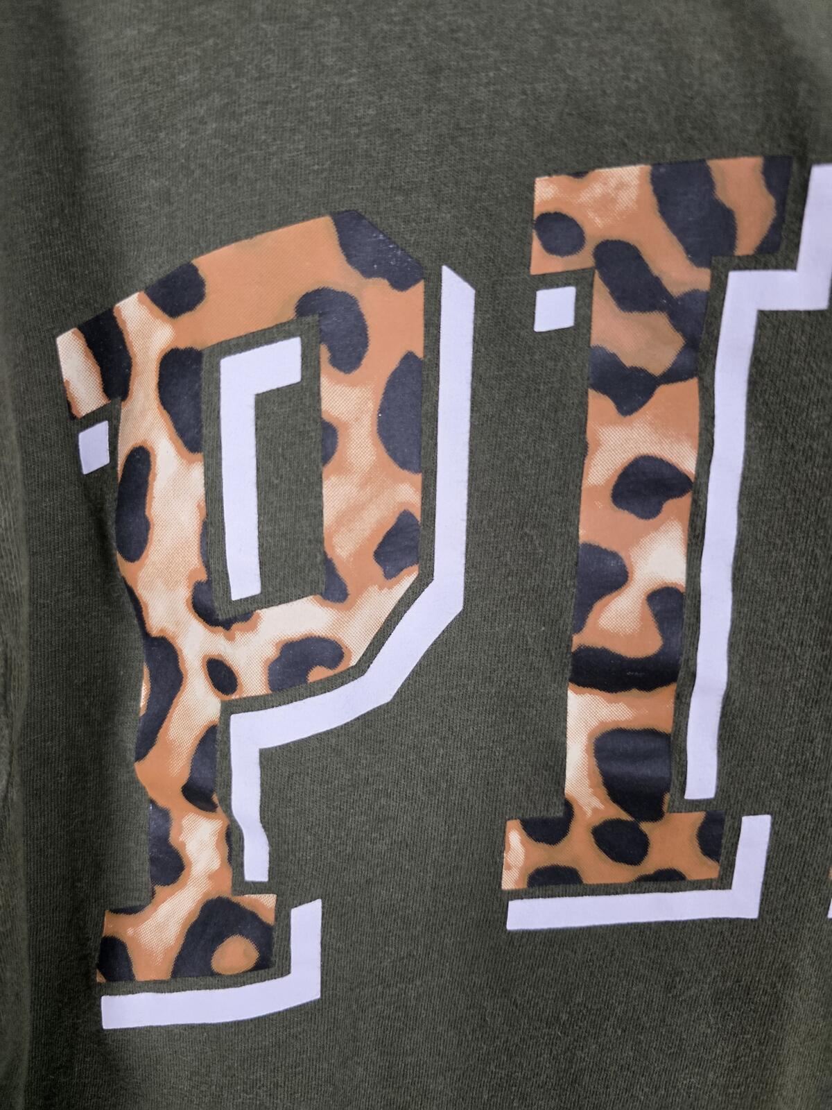 Victorias Secret PINK Leopard Cheetah pocket Green Tee shirt logo back LARGE