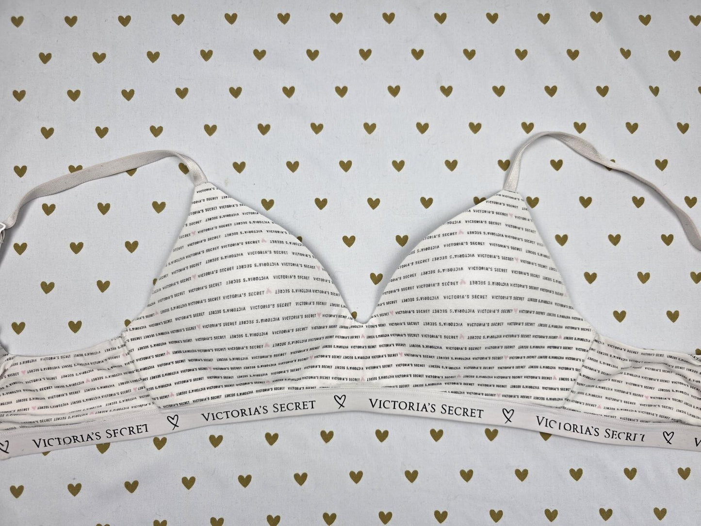 Victorias Secret T shirt lightly lined wireless logo bra 32C
