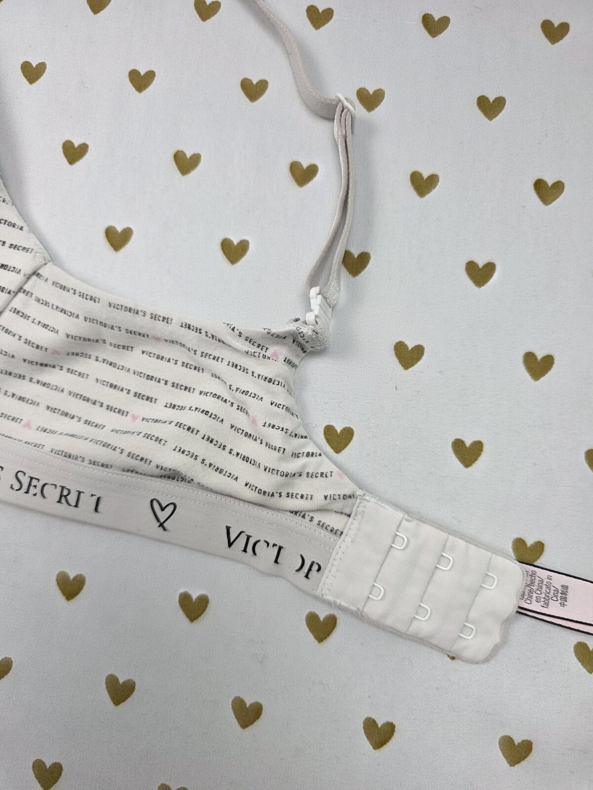 Victorias Secret T shirt lightly lined wireless logo bra 32C