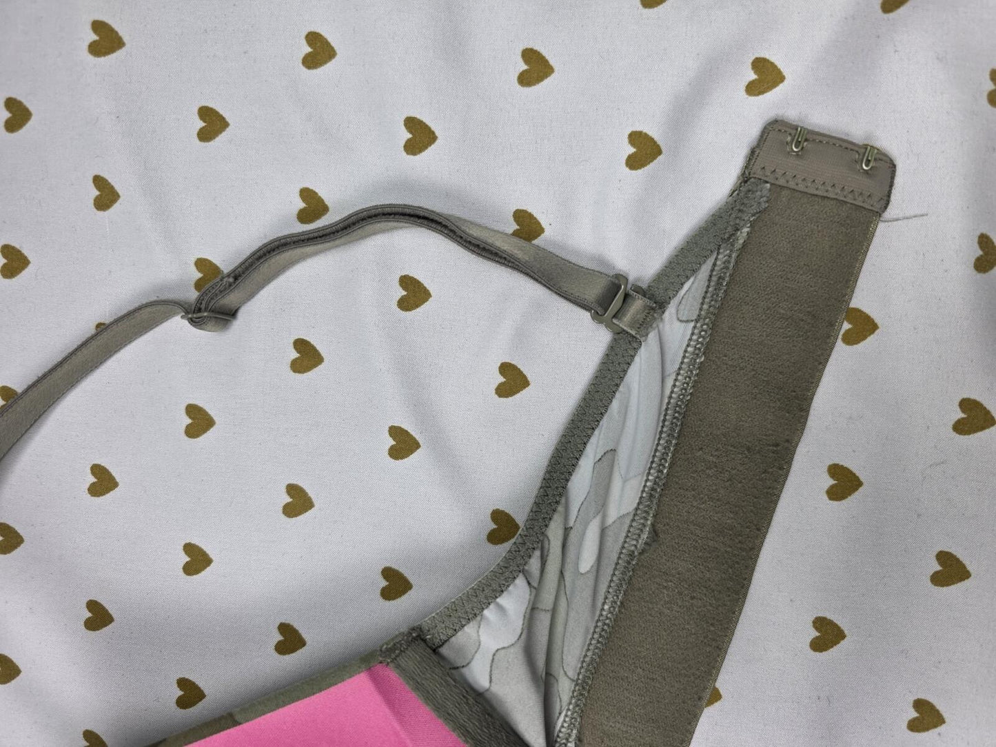 Victorias Secret PINK Camo Camouflage wireless 38B Wear Everywhere bra