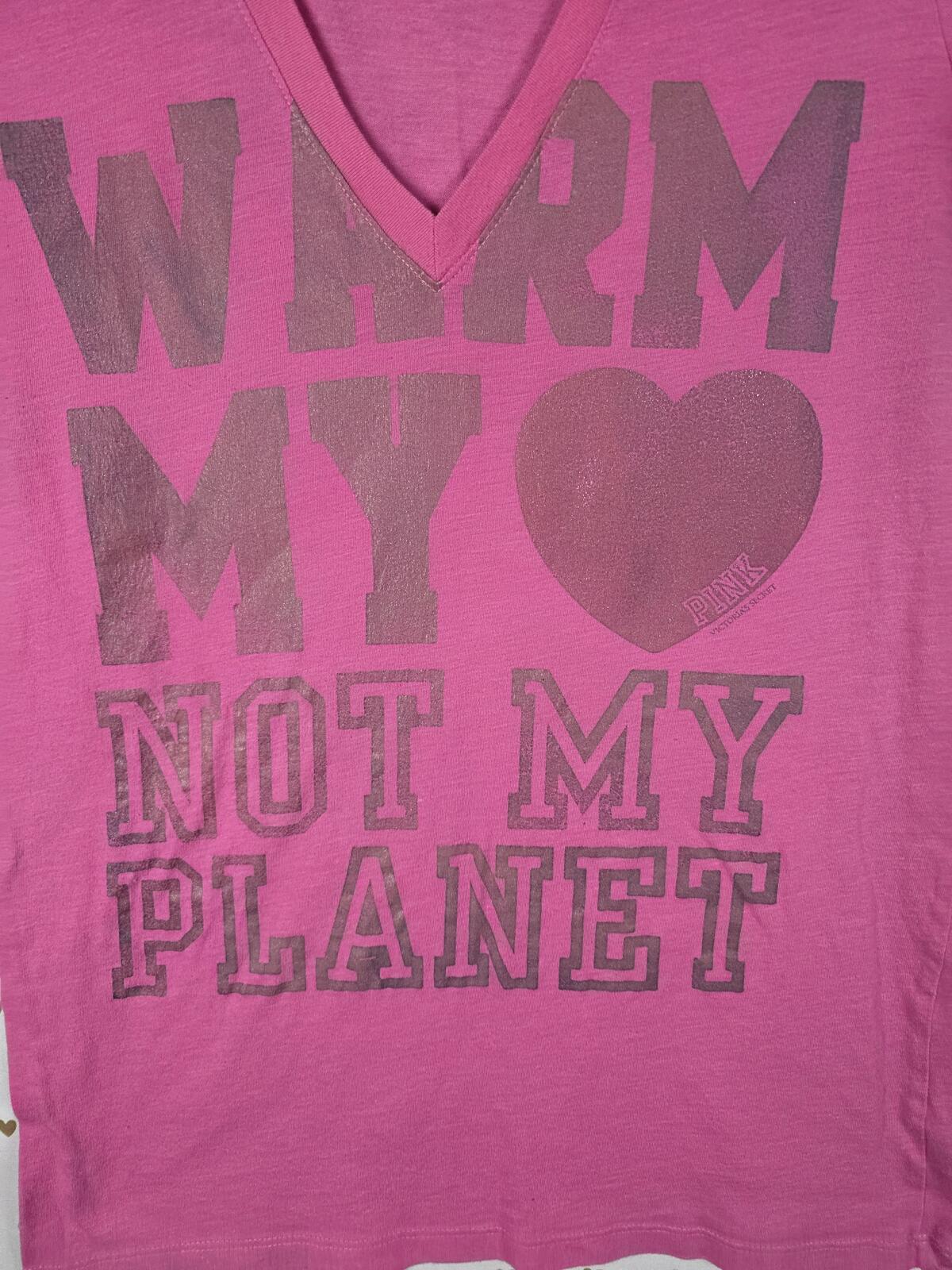 Victorias Secret PINK WARM MY HEART NOT MY PLANET V neck tee shirt LARGE VTG