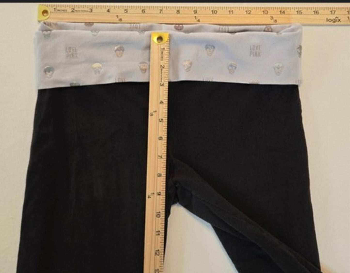 Victorias Secret PINK RARE SKULL Yoga Pants 2013 Capri FOLDOVER Medium