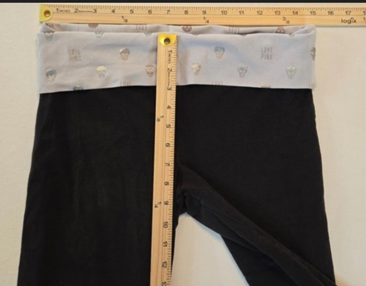 Victorias Secret PINK RARE SKULL Yoga Pants 2013 Capri FOLDOVER Medium