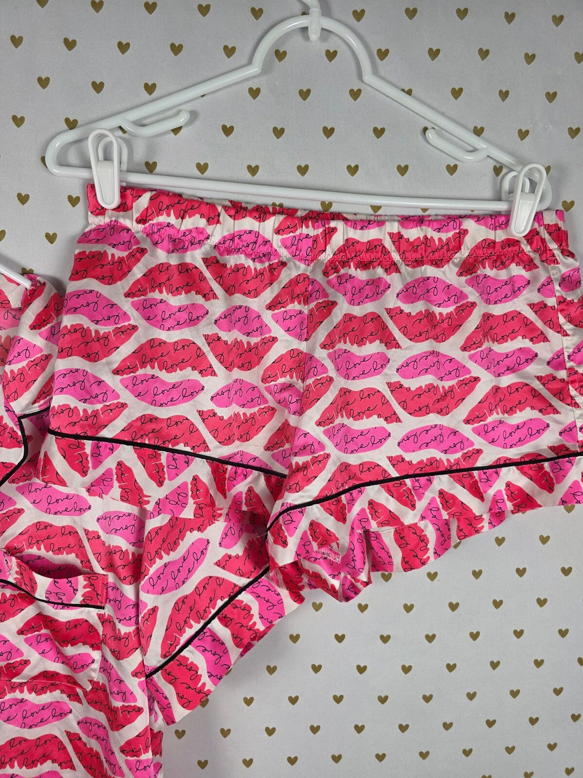 Victorias Secret Sleep SET 2pc Outfit Pajama Satin Lips Shirt Shorts Medium