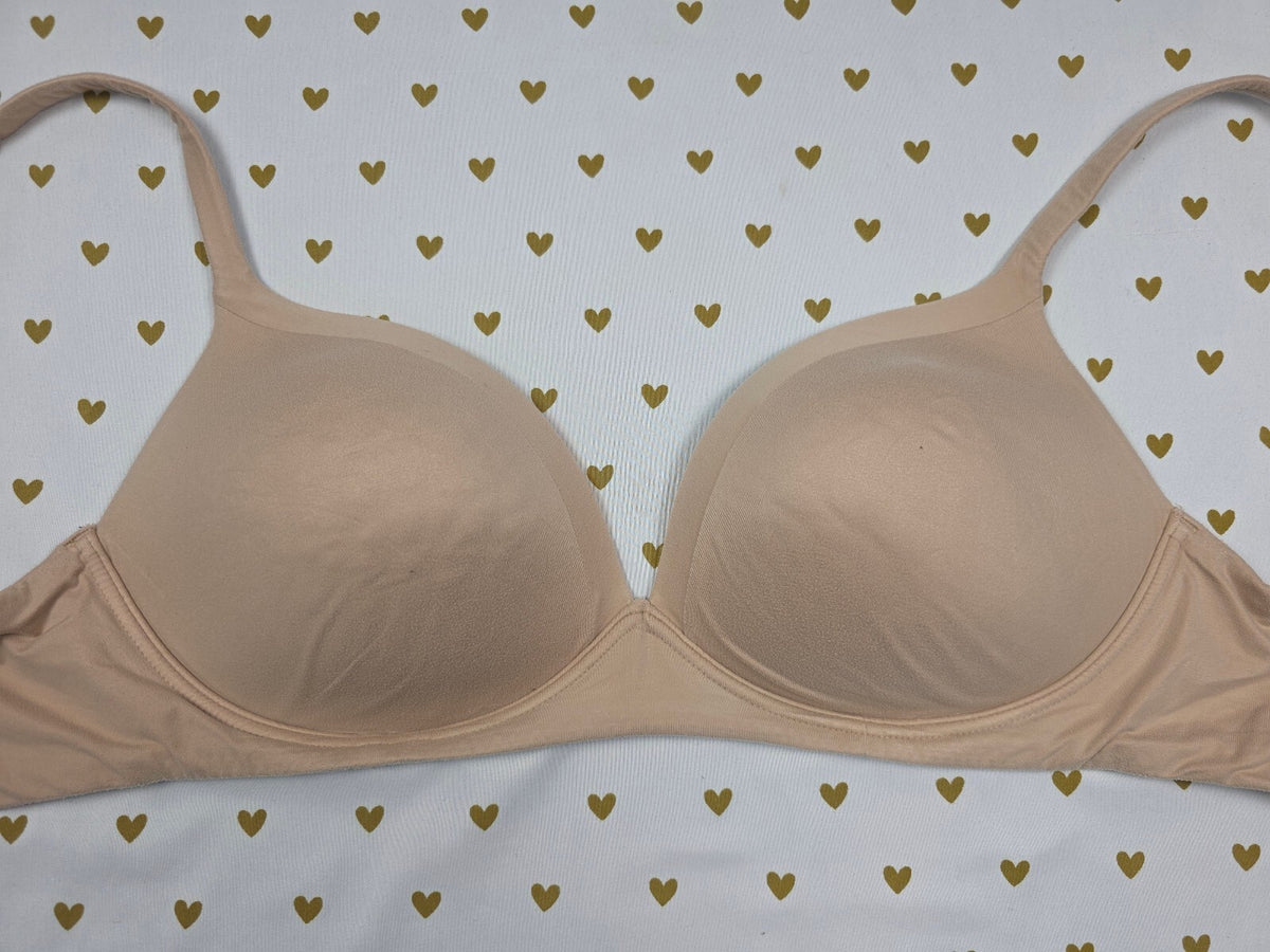 Victorias Secret Beige Wireless No Wire Bra 32DDD