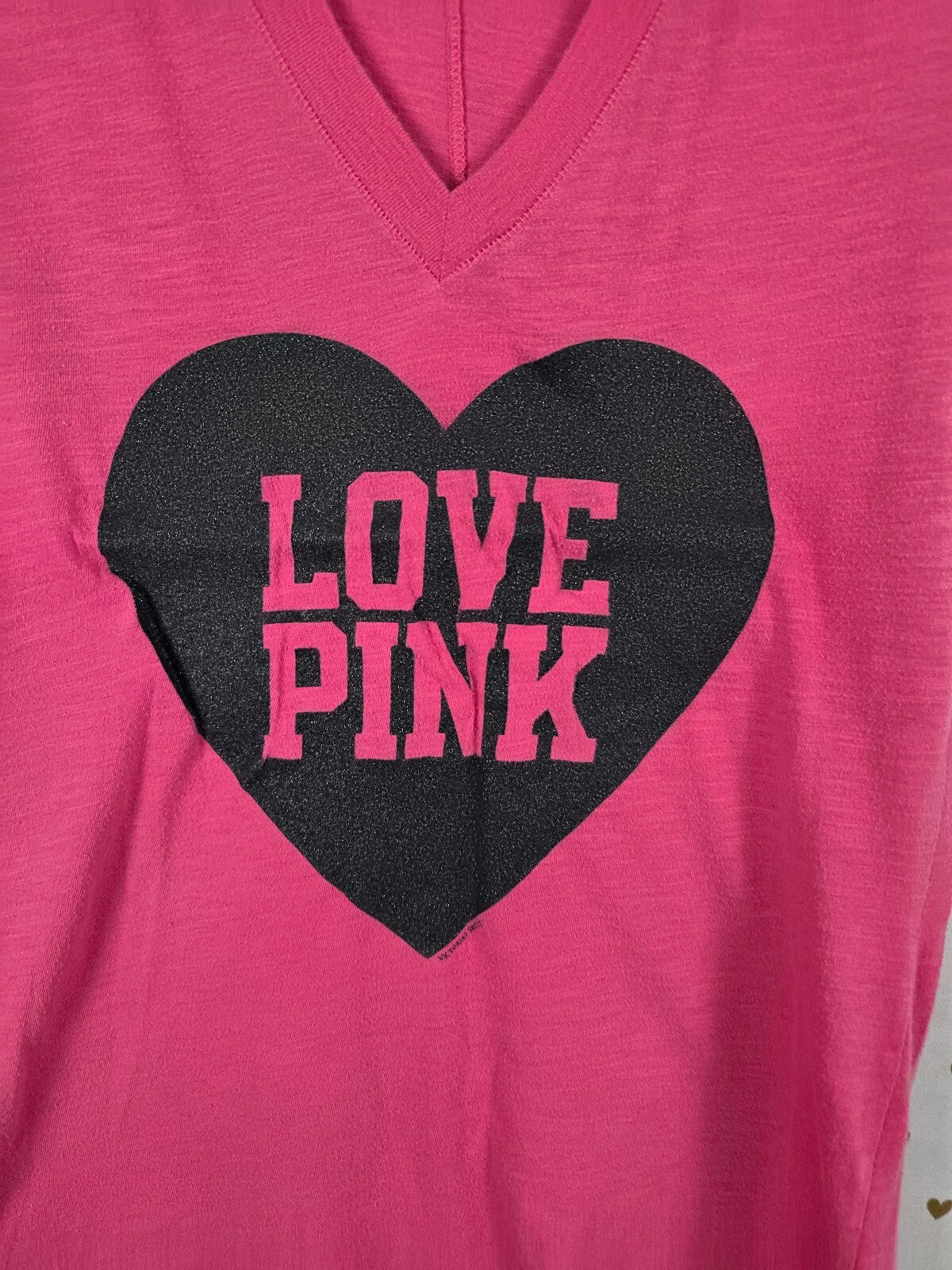 Victorias Secret PINK BLING GLITTER Heart Logo V neck tee shirt SMALL