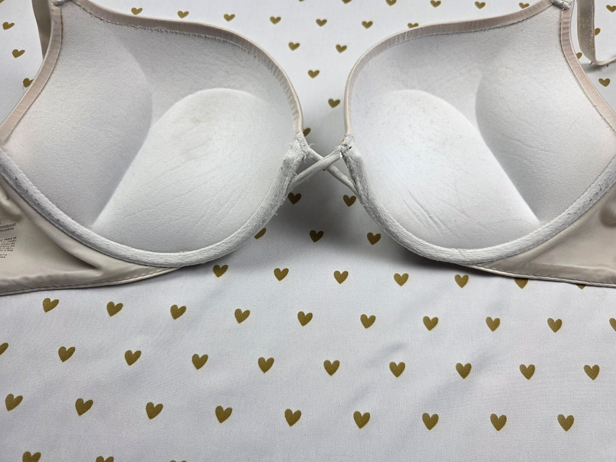Victorias Secret White BOMBSHELL Push Up Add 2 Sizes Bra 38C Plunge