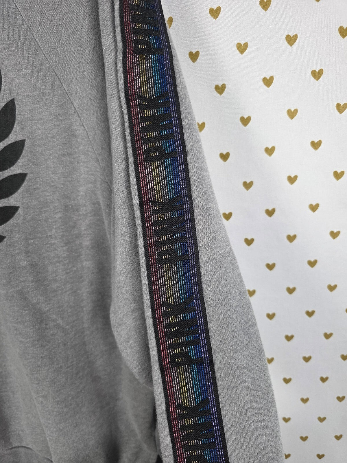Victorias Secret Pink Rainbow Accent Sleeve Crest Logo Crew Sweater LARGE