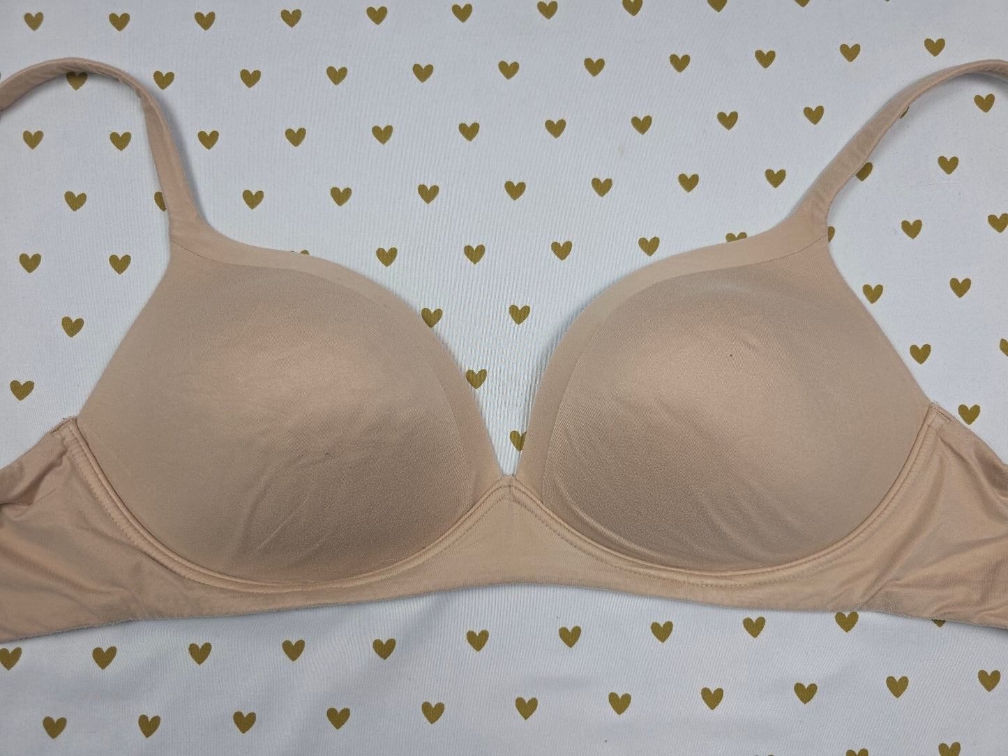 Victorias Secret Beige Wireless No Wire Bra 32DDD