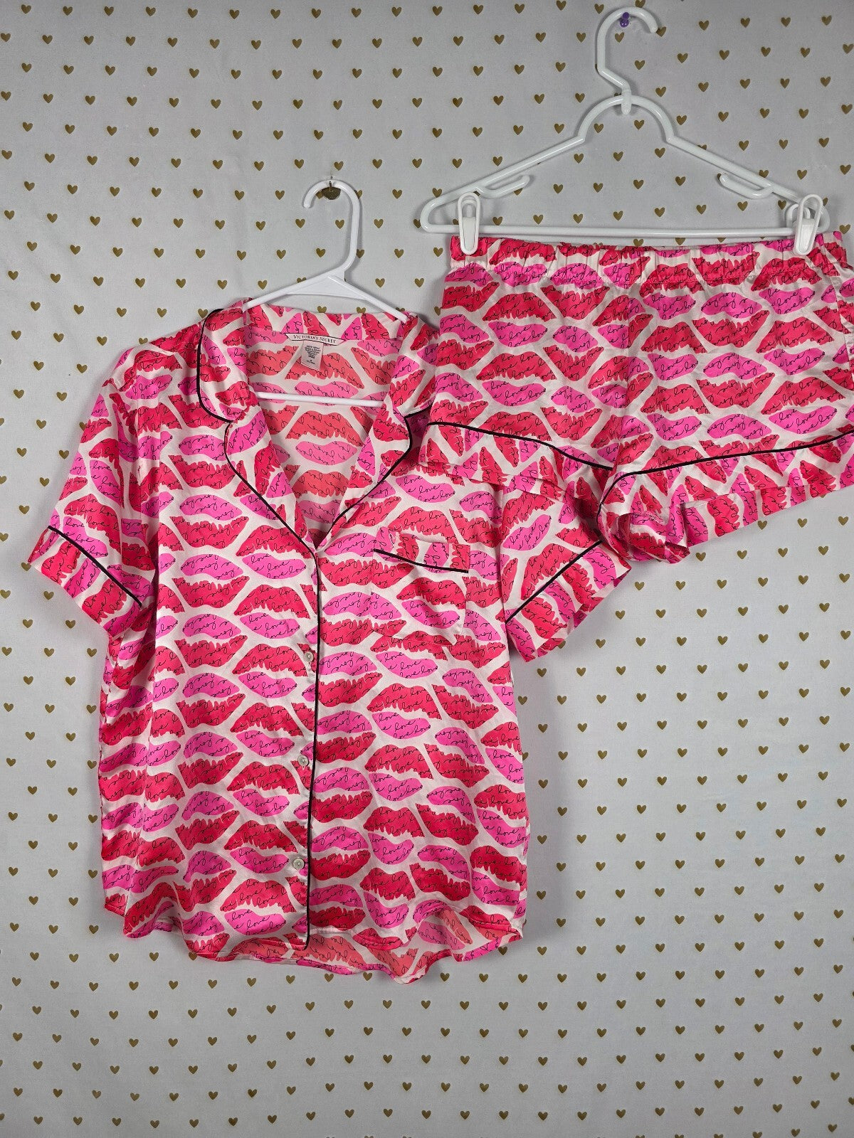 Victorias Secret Sleep SET 2pc Outfit Pajama Satin Lips Shirt Shorts Medium