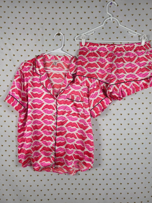 Victorias Secret Sleep SET 2pc Outfit Pajama Satin Lips Shirt Shorts Medium