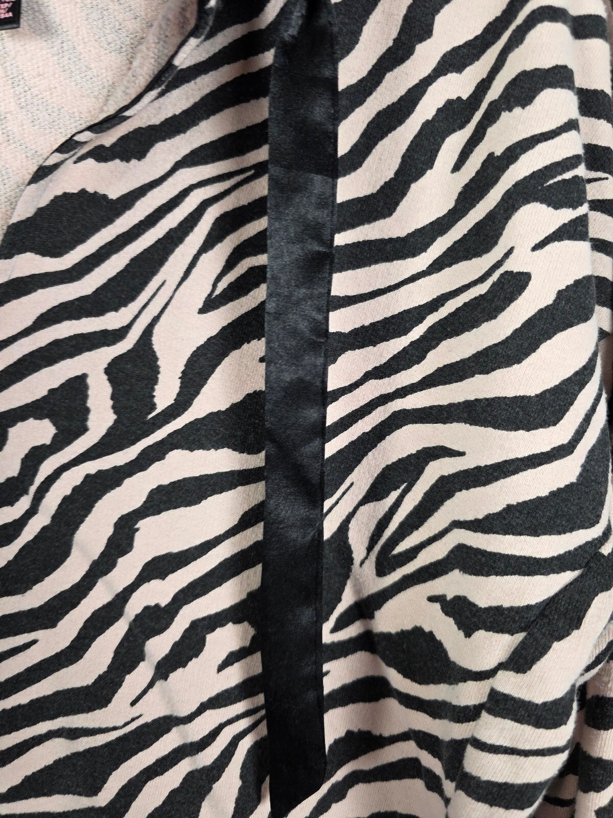 Victorias Secret Satin Lined Hood Zebra Cropped Sweater V neck XS