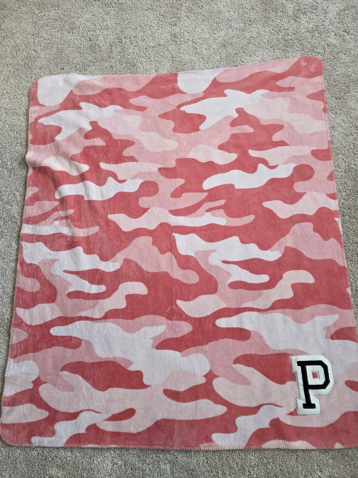 PINK Victoria's Secret Pink Camo Sherpa Throw Blanket 50x60 Varsity P Logo