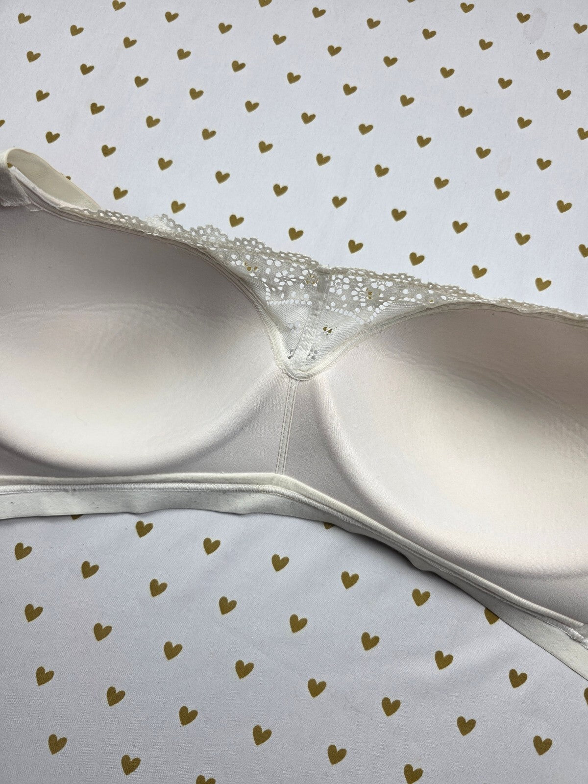 Victorias Secret White Wireless Logo Strap No Wire T shirt Bra 36DD
