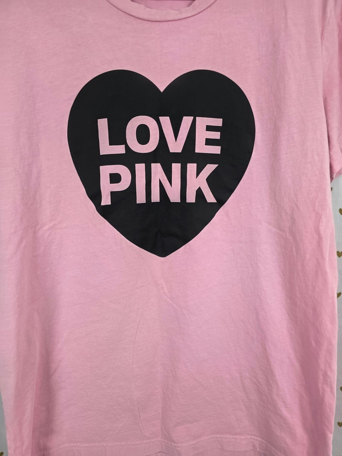 Victorias Secret PINK Heart Campus Originals Tee shirt Logo Small
