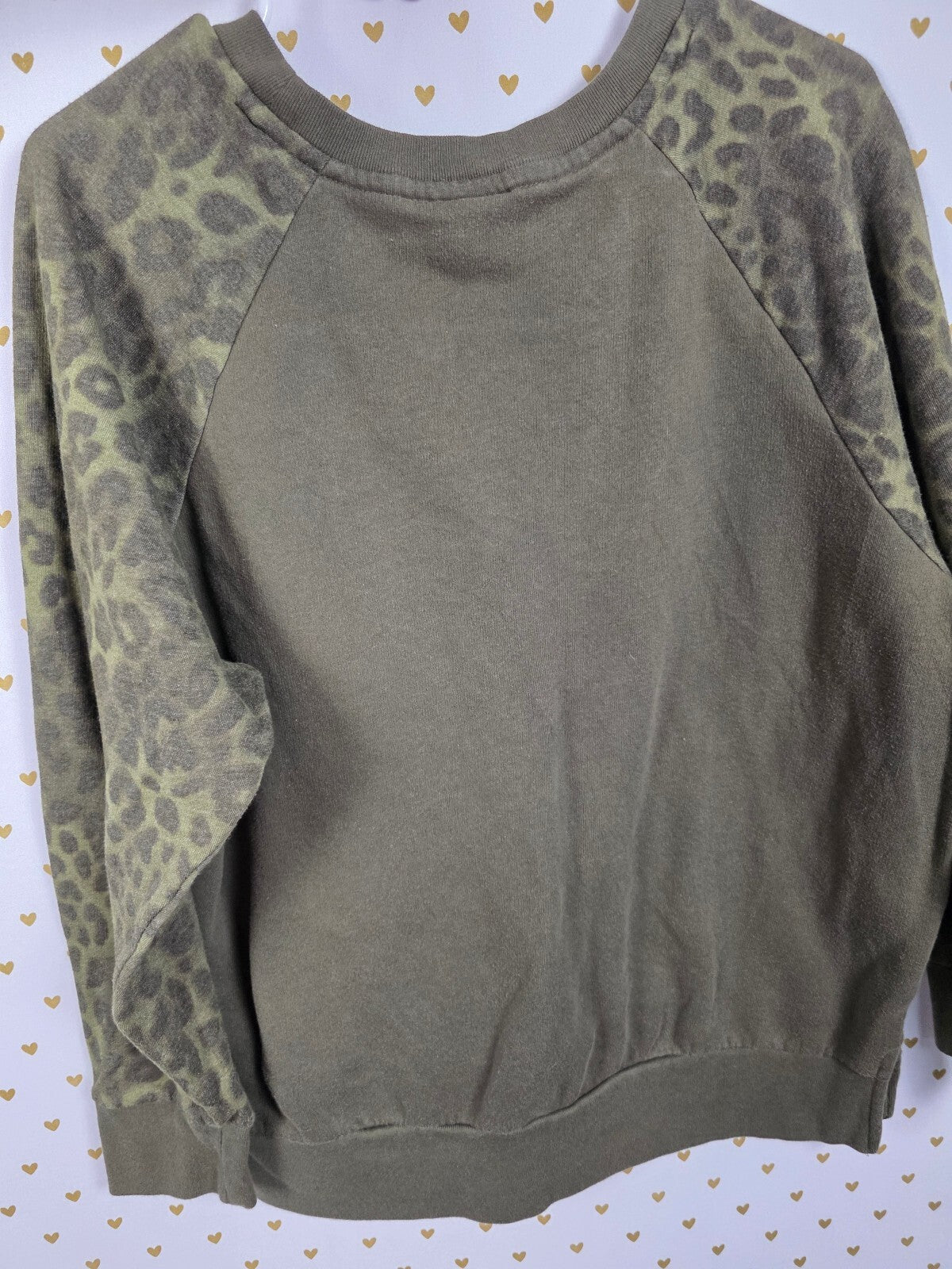 Victorias Secret Pink Green Cheetah Leopard Logo Raglan Sweater Shirt SMALL