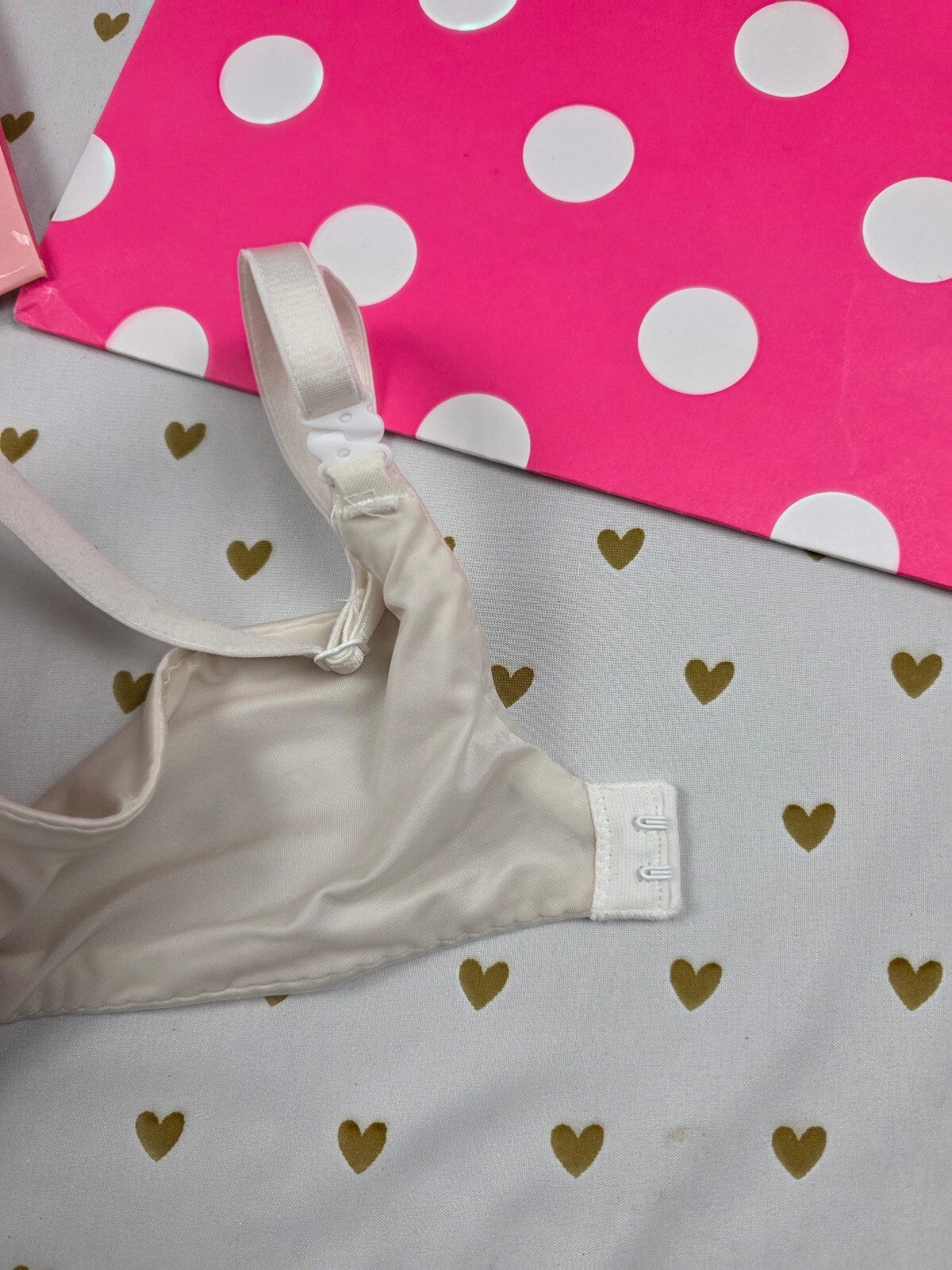 Victorias Secret White Bombshell Plunge Add 2 Sizes Bra 36C Push Up
