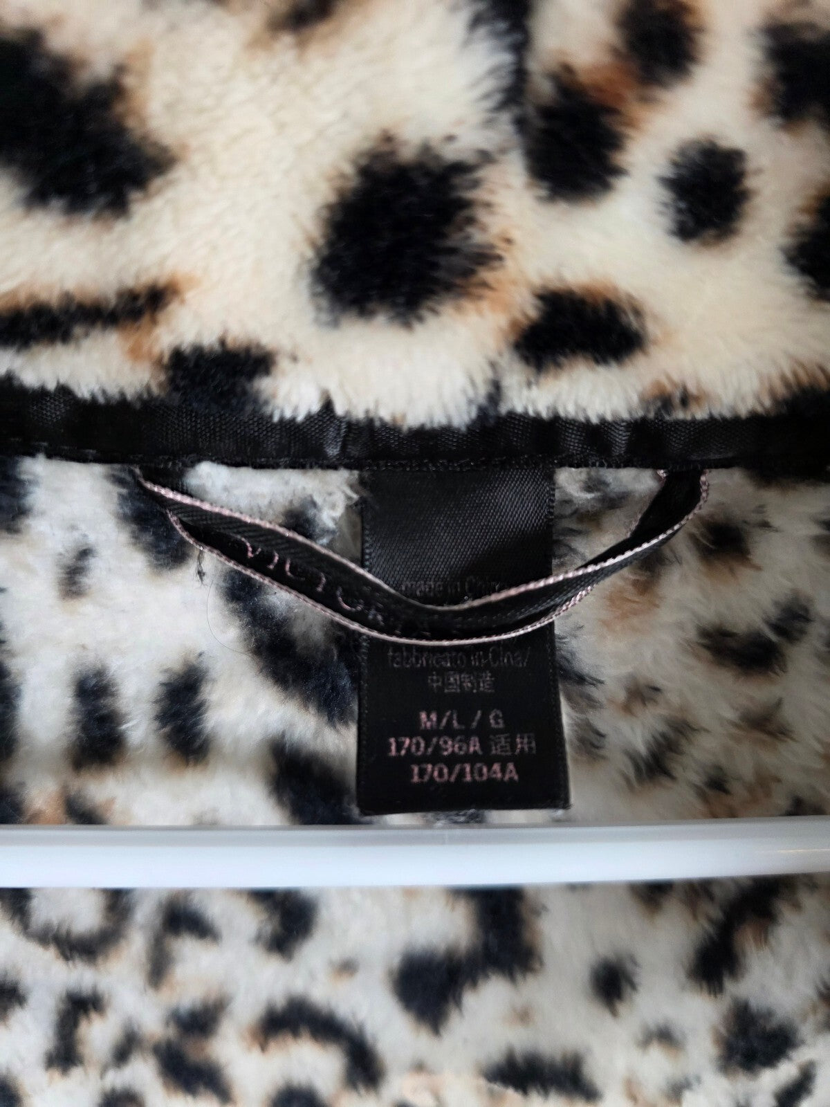 Victoria's Secret Leopard Plush Robe M/L VS Logo Back Belt Pockets Animal