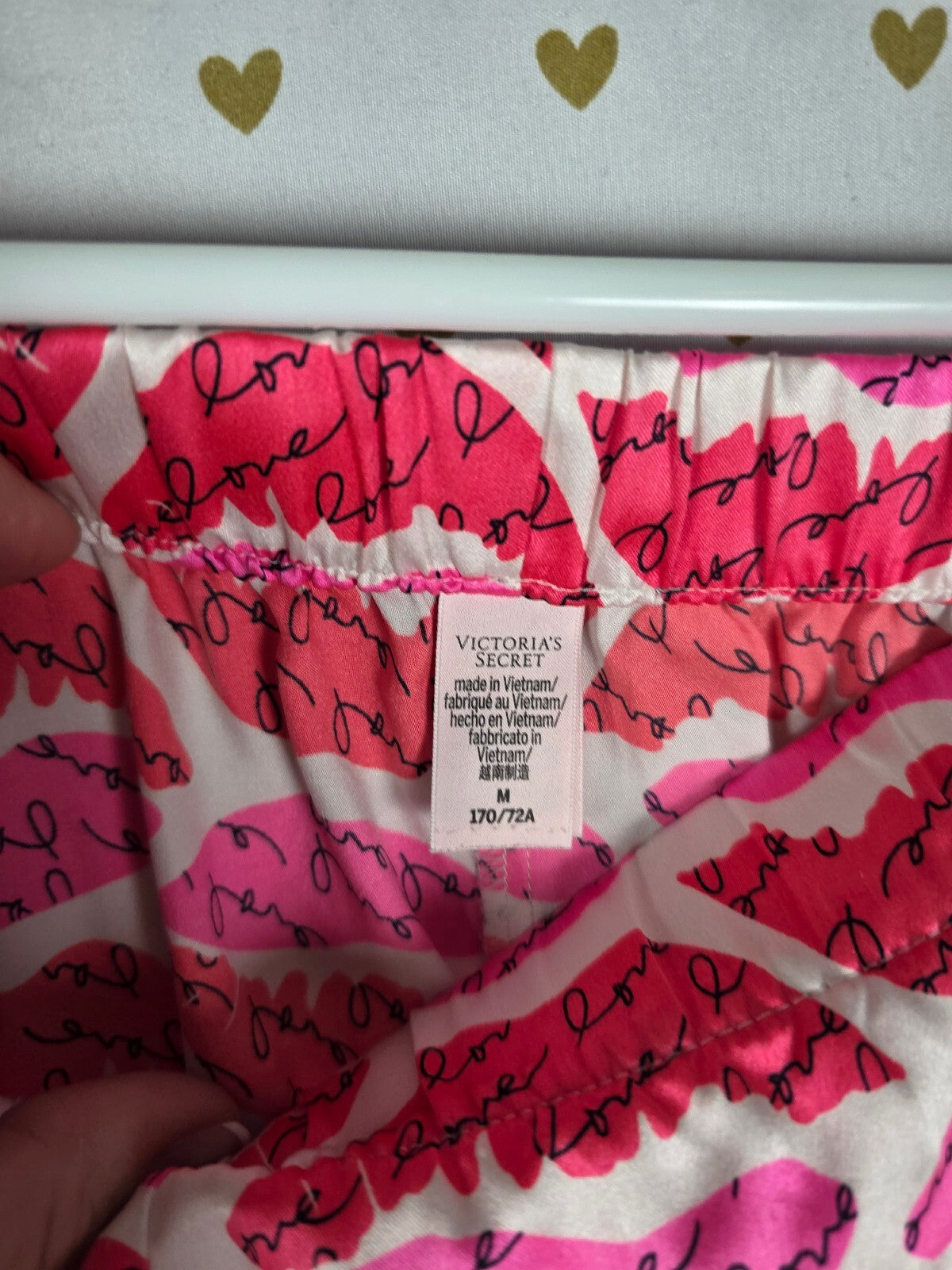 Victorias Secret Sleep SET 2pc Outfit Pajama Satin Lips Shirt Shorts Medium