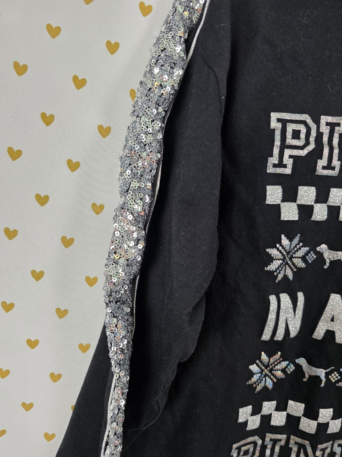 Victorias Secret PINK HOLIDAZE Bling Sequined Long Sleeve Christmas Tee shirt SM