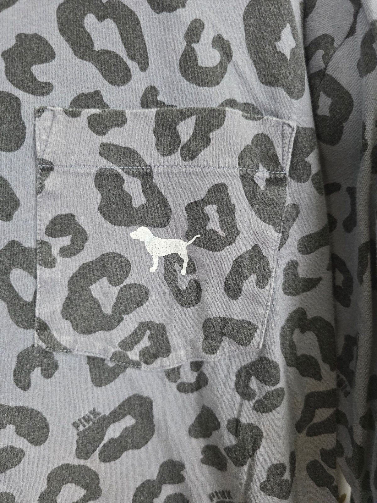 Victorias Secret PINK Grey Leopard Cheetah Dog Logo Pocket Tee shirt Medium