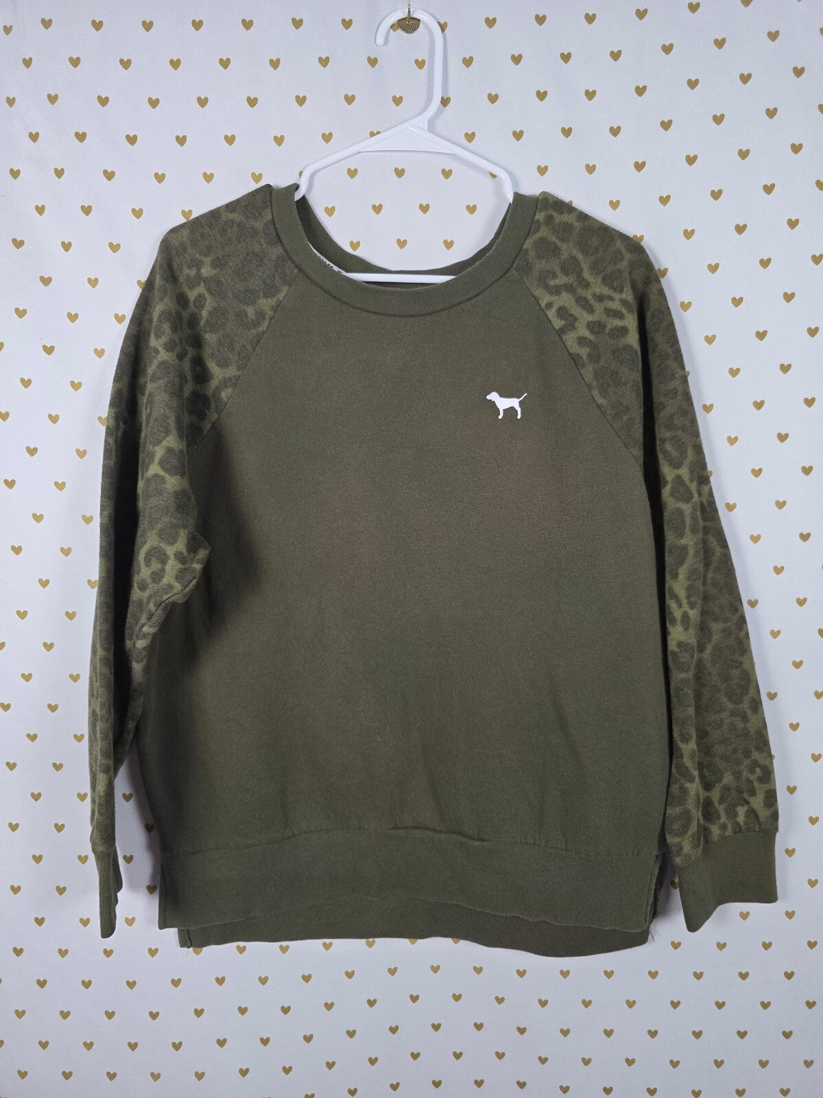 Victorias Secret Pink Green Cheetah Leopard Logo Raglan Sweater Shirt SMALL