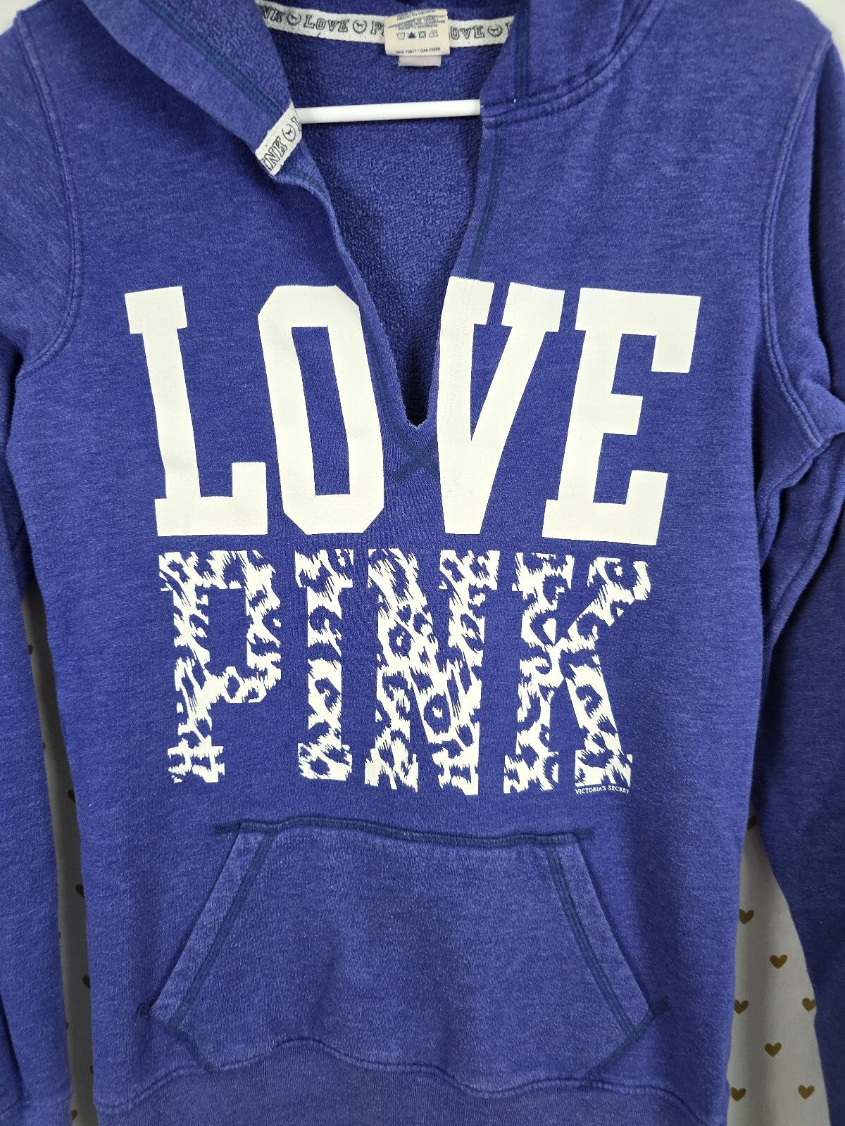 Victorias Secret Pink Love Cheetah Leopard Spot V neck Pullover Hoodie Sweater