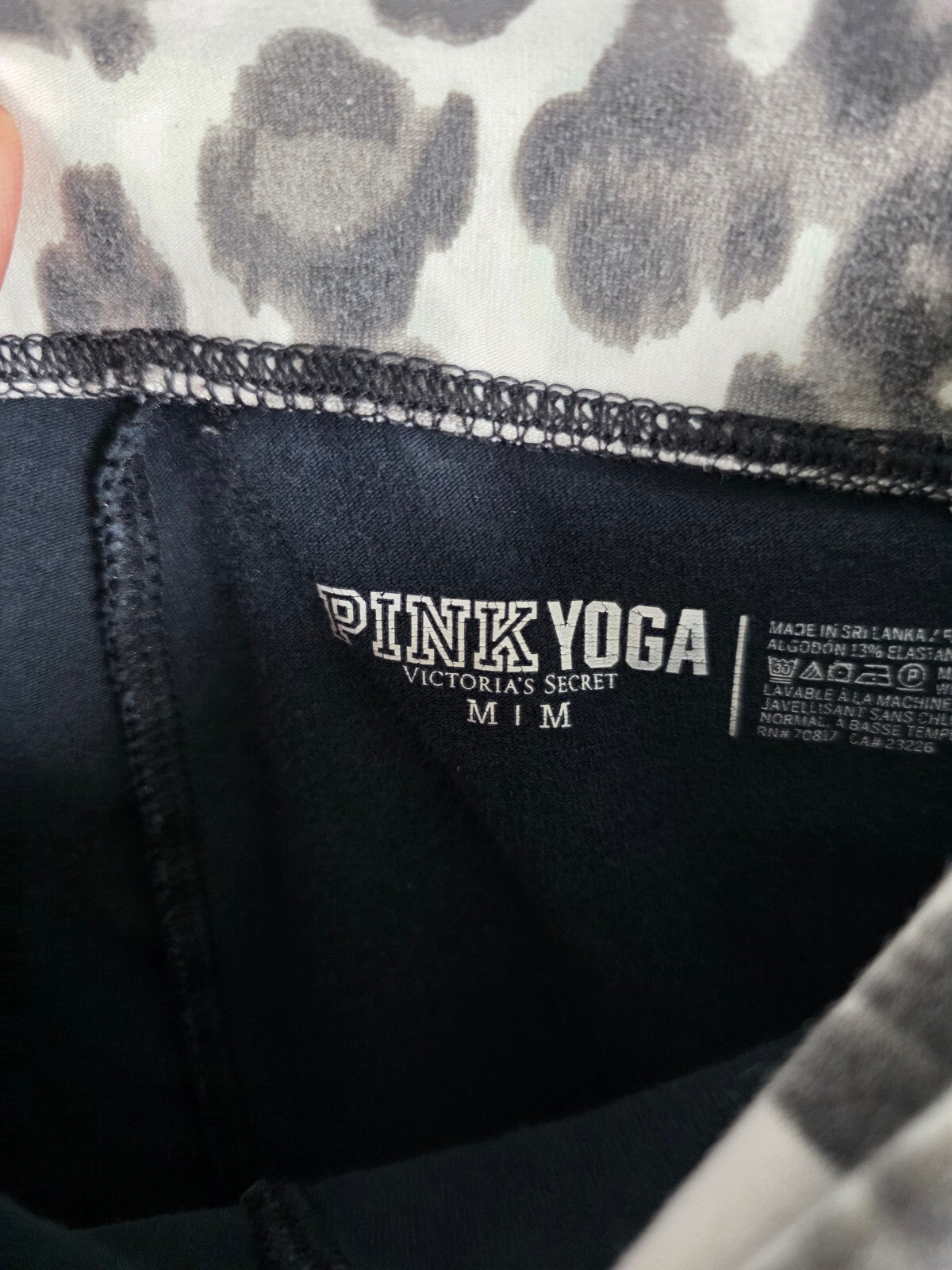 Victorias Secret PINK Vintage Y2k Leopard cheetah Foldover Yoga Pants Capri Med