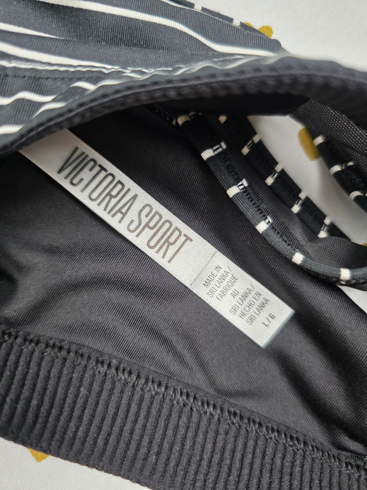 Victorias Secret Sports bra Caged Strappy Striped LARGE Bralette Bra Top Tank