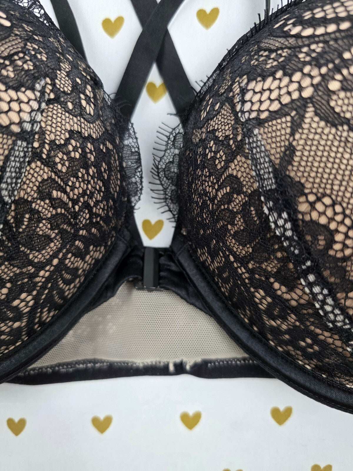 Victorias Secret Bombshell add 2 sizes Plunge Push Up Bra front close 36C