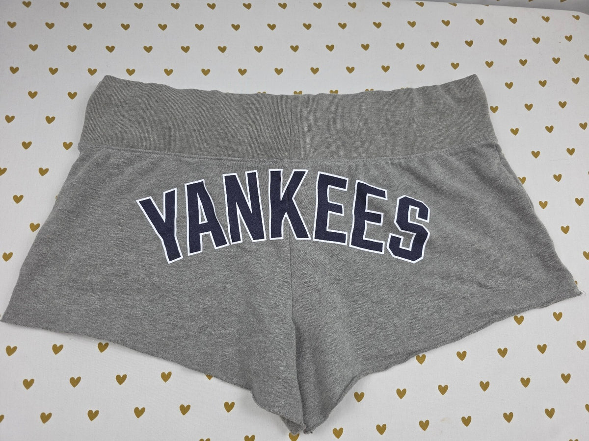Victoria's Secret PINK New York Yankees MLB Shorts Large Gray