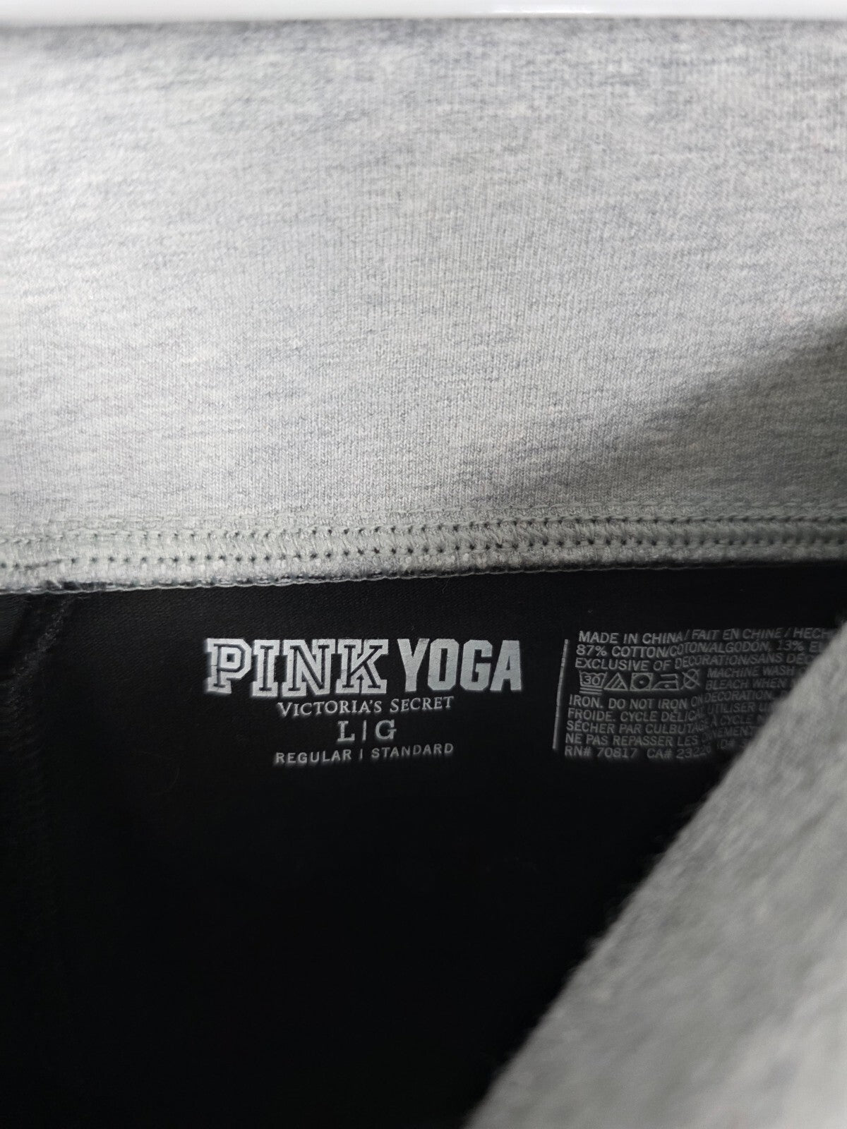 PINK Victoria's Secret Yoga Capri Leggings Hawaii Sequin Hibiscus Bling Black