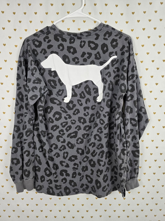 Victorias Secret PINK Grey Leopard Cheetah Dog Logo Pocket Tee shirt Medium