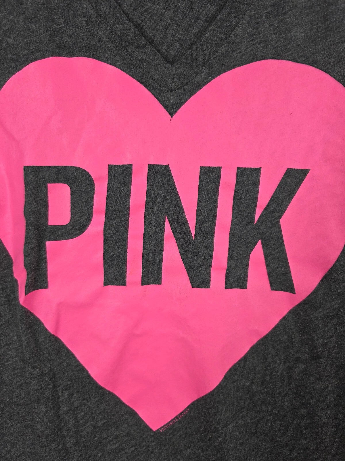 Victorias Secret PINK Vintage Heart Grey Y2k tee shirt V neck Medium
