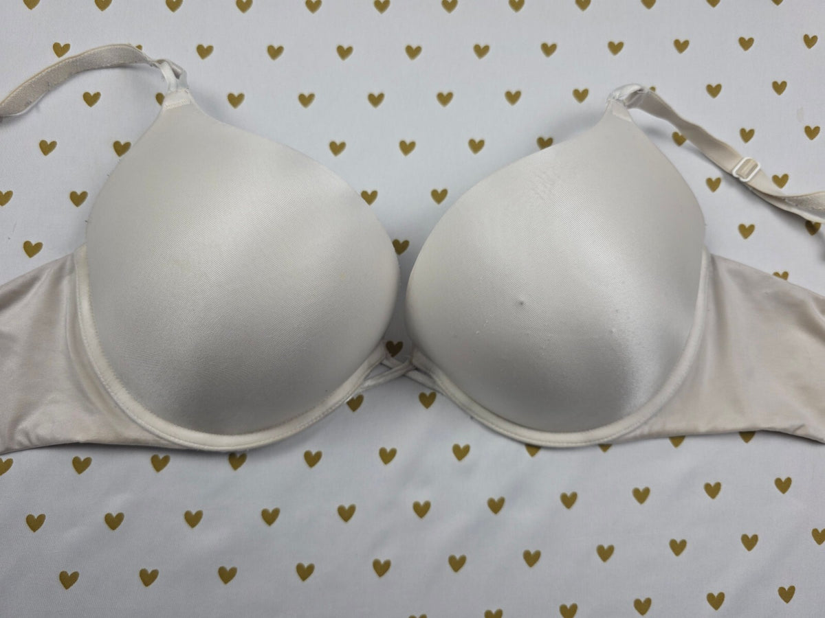 Victorias Secret White BOMBSHELL Push Up Add 2 Sizes Bra 38C Plunge