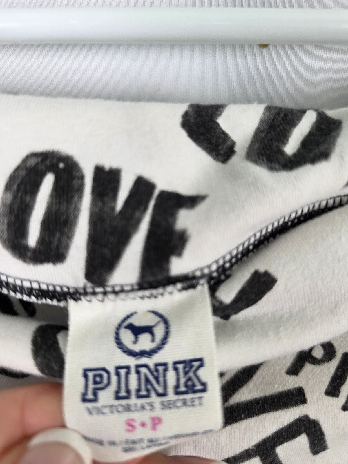 Victorias Secret PINK Vintage Love Bling Studded Capri Yoga Pants Small